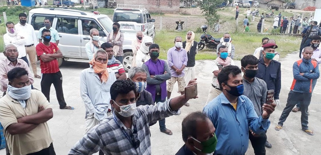 महोत्तरी घटना : विषाक्त रक्सी सेवनबाट १० जनाकाे मृत्यु भएको पुष्टि
