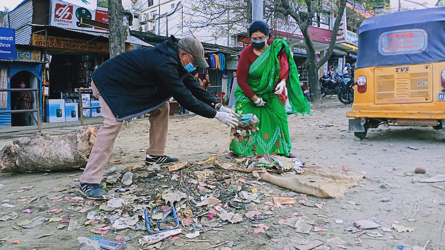 पूर्वमन्त्री बलायर सहित डोटी कांग्रेस बजार सरसफाईमा (भिडियो सहित)