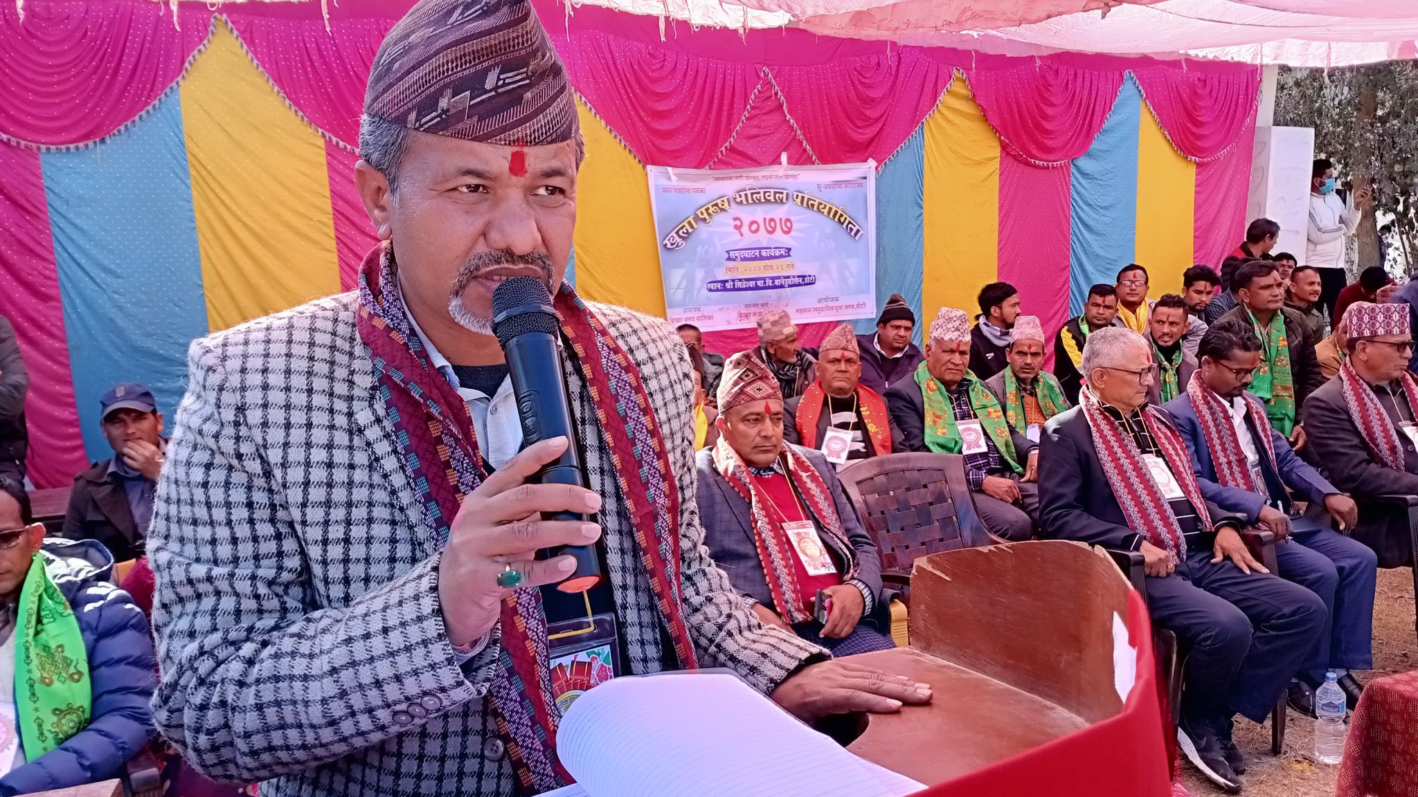 ओलीले सिंहदरवार र प्रचण्ड–नेपालले सडकमा फोहरी खेल खेल्यो : सांसद मल्ल