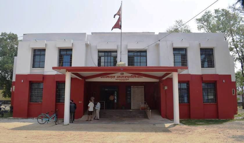 नक्कली परिचयपत्र बोक्ने युवती माथि छानबिन शुरु