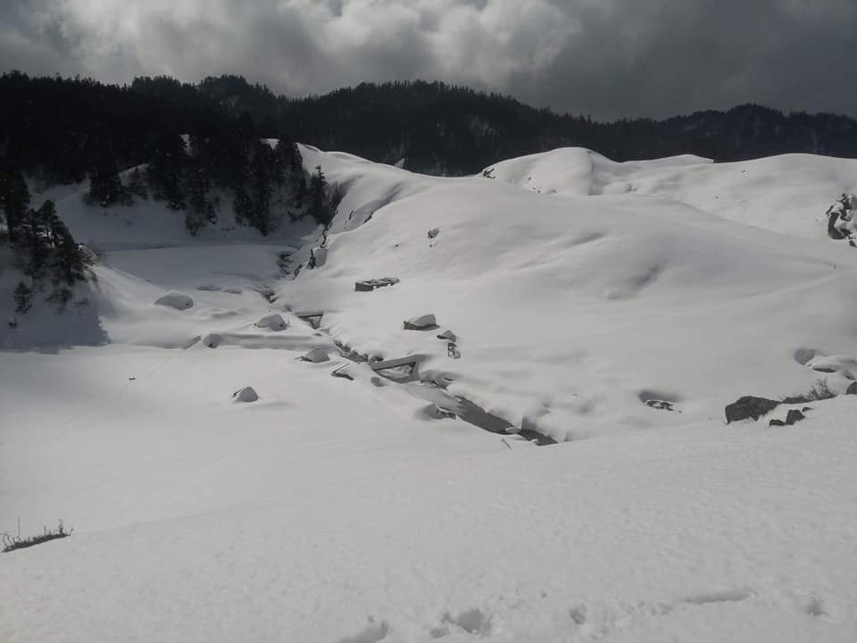खप्तड क्षेत्रमा बाक्लो हिमपात