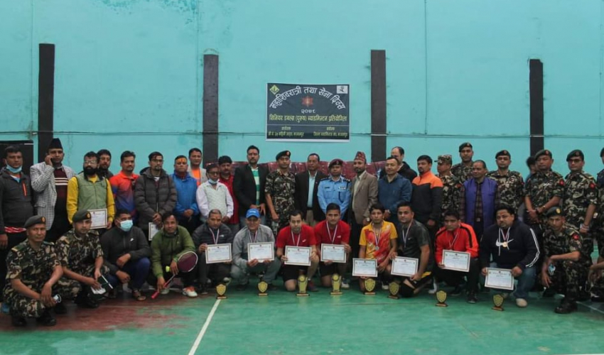 कञ्चनपुरमा आयोजित ब्याडमिन्टनको उपाधि सिंह र बोहरालाई