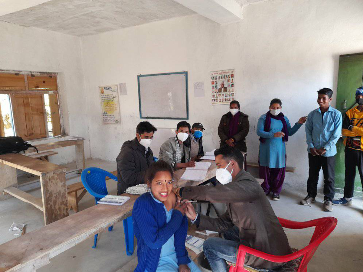 बैतडीमा कोरोना विरुद्ध ‘बुस्टर डोज’लगाइँदै