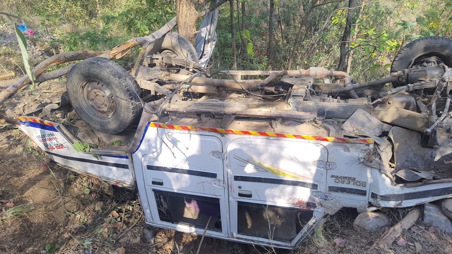 झुलाघाट सडकखण्डमा जिप दुर्घटना