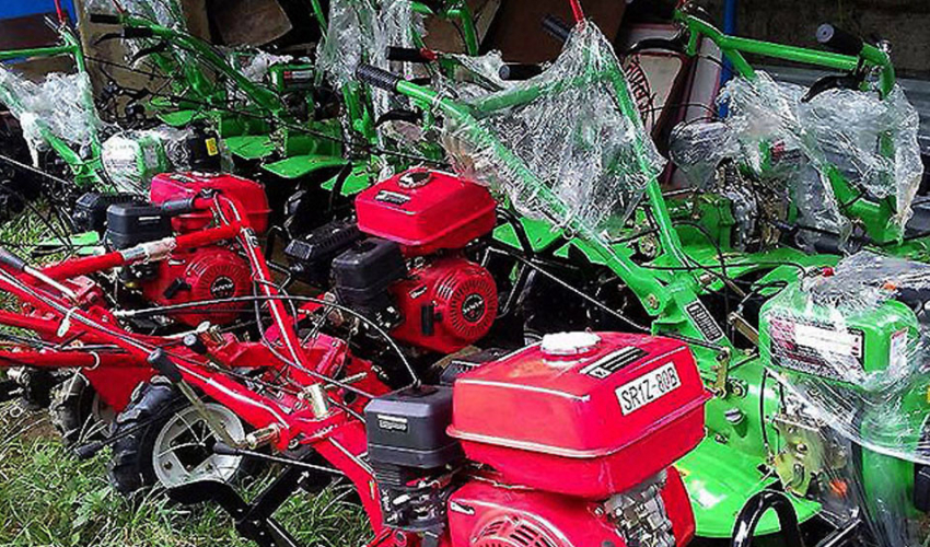 अनुदानमा किसानलाई ‘मिनीटिलर’ वितरण