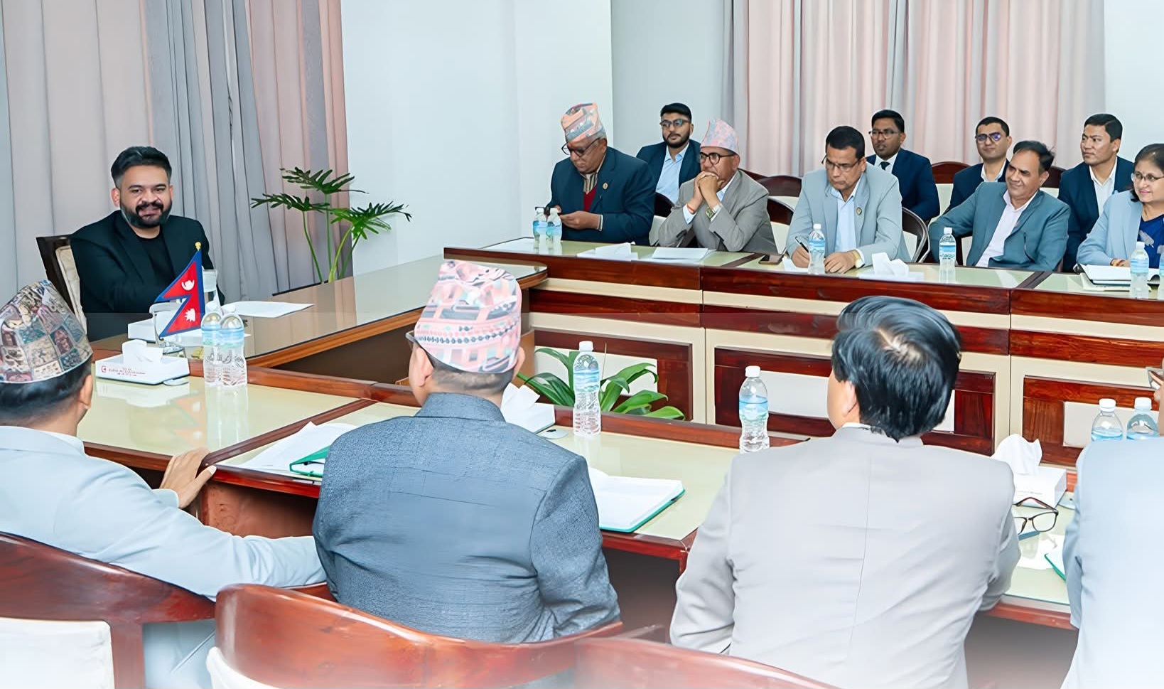 डोटीलाई विशेष प्राथमिकता दिन प्रधानमन्त्री समक्ष सांसद खड्काको माग 