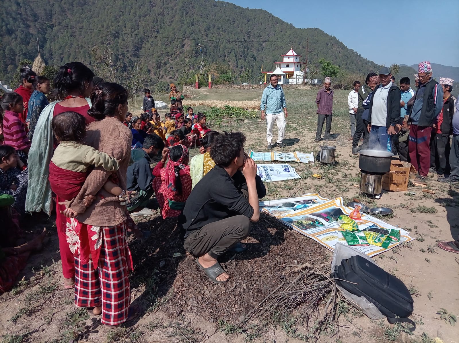 ग्यासको अभावका बीच वायुपंखी चुलो वितरण 