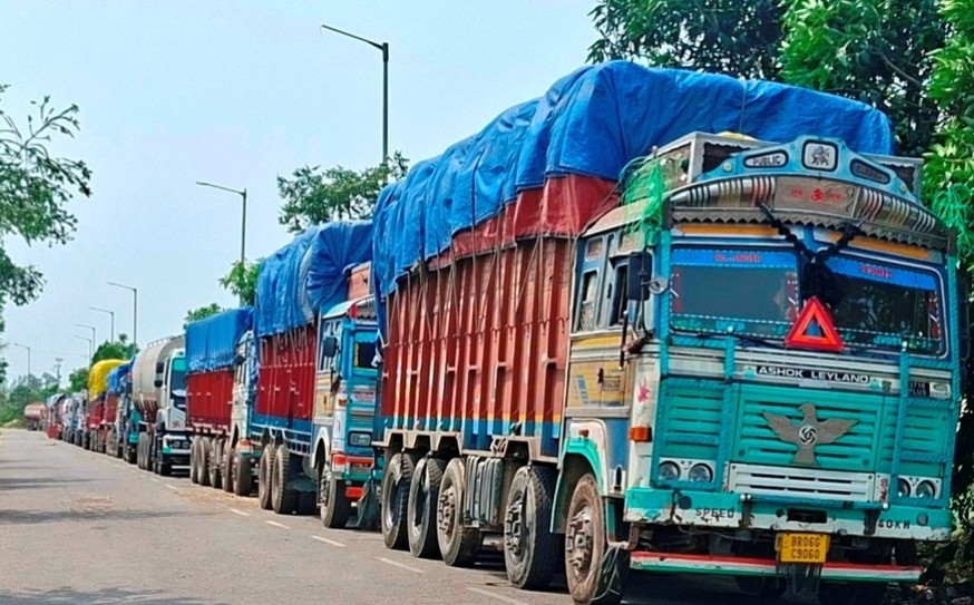 वीरगञ्ज नाकाबाट दलहन आयात १७ प्रतिशतले घट्यो, केराउ र बकुल्लाको आयात भने बढ्यो